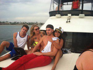 https://www.hamptonstohollywood.com/hamptons-to-hollywood/how-to-party-on-a-yacht/