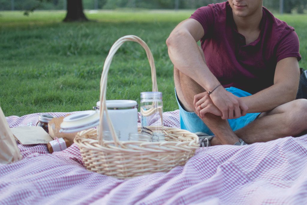 Hamptons to Hollywood - The Kyle Chronicles - Love's No Picnic